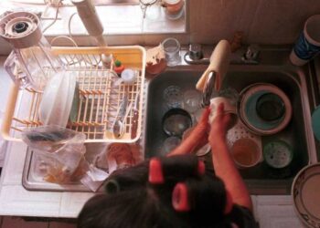 Mujeres al frente de labor de cuidados en México; gobierno sigue sin crear el Sistema Nacional de Cuidados