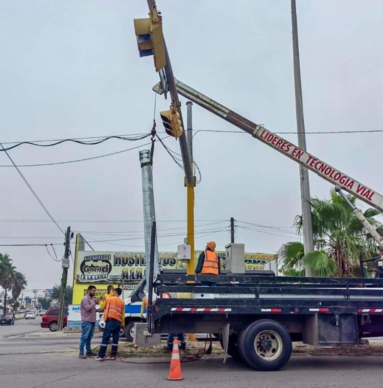Instala Reynosa nuevos semáforos inteligentes