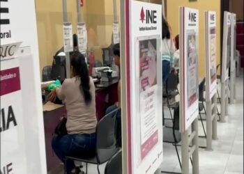 ¡Hasta el último de la fila!: INE trabajará hasta la media noche del lunes