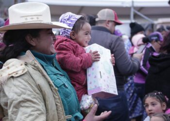 28 familias de Miquihuana reciben estufas ecológicas y celdas fotovoltaicas