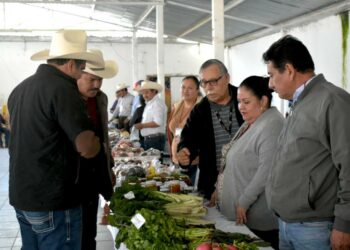 Agroproductores participan en Tianguis Rural en Jaumave