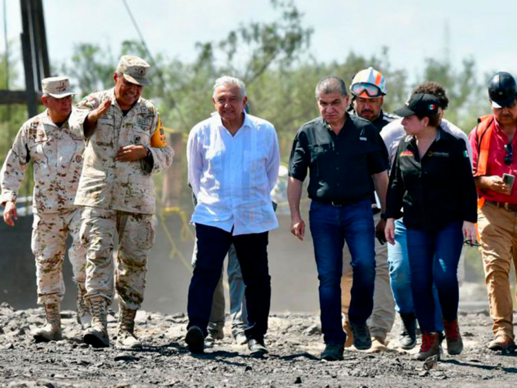 Supervisa AMLO tareas de rescate de 63 cuerpos de mineros de Pasta de Conchos