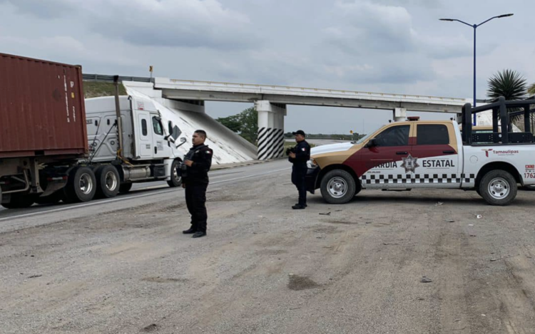 Rescatan a 32 migrantes luego de permanecer secuestrados. Foto de Seguridad Pública Tamaulipas