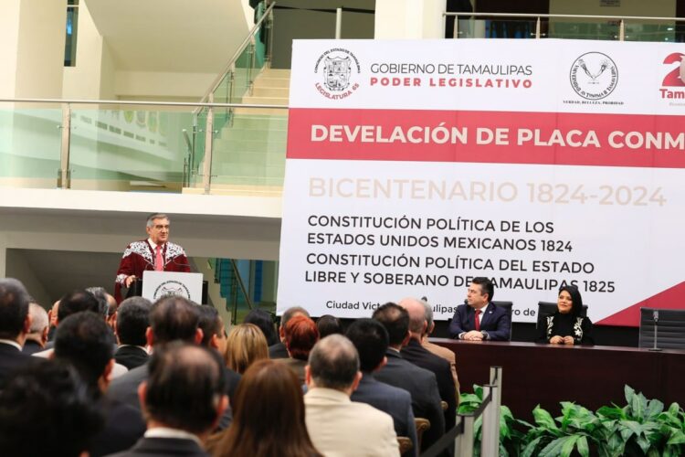 Devela gobernador placa conmemorativa del Bicentenario del Congreso de Tamaulipas