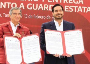 Refuerza gobernador seguridad en la frontera tamaulipeca; entrega patrullas y despliega más policías