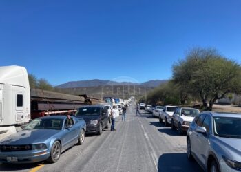 Con bloqueo, protestan contra privatización de Rumbo Nuevo