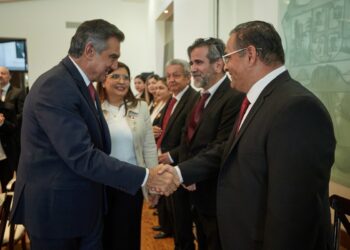 Pide Américo a su gabinete redoblar esfuerzos