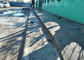Peña Ortiz pavimenta calles en colonia Longoria