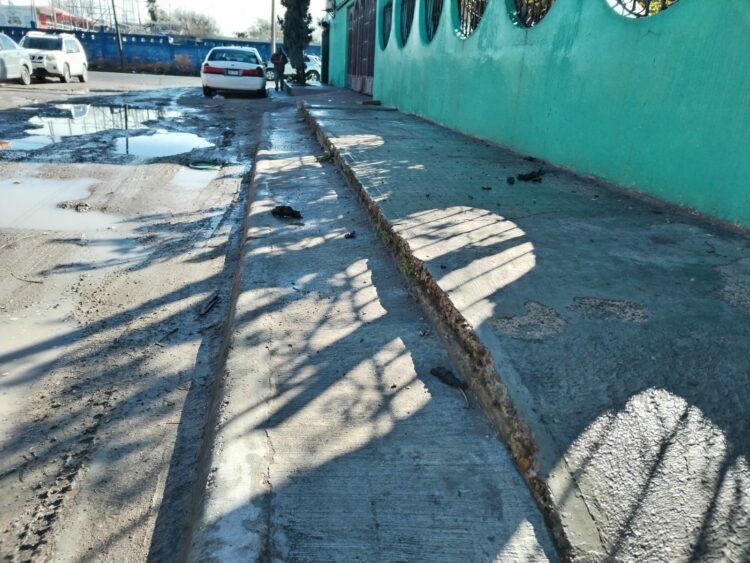 Peña Ortiz pavimenta calles en colonia Longoria