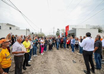 Dio alcalde banderazo de arranque de pavimentación hidráulica en la Ernesto Zedillo