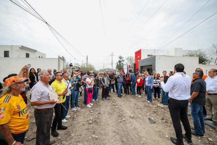 Dio alcalde banderazo de arranque de pavimentación hidráulica en la Ernesto Zedillo