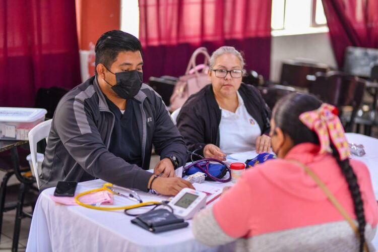 Más de 500 reynosenses reciben apoyos del Gobierno de Reynosa