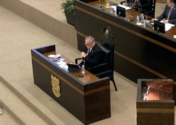 Hospitales y centros de salud aún con déficit de insumos