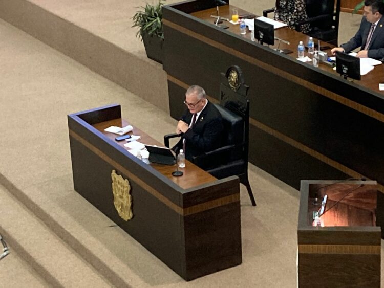 Hospitales y centros de salud aún con déficit de insumos