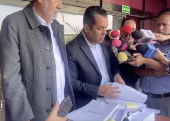 “No vamos a permitir que se registre una persona que está impedida": presentan pruebas contra Cabeza de Vaca. Foto tomada de video