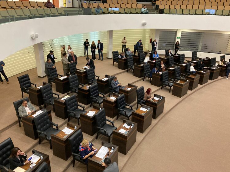 Congreso de Tamaulipas sesiona en menos de una hora para irse de vacaciones