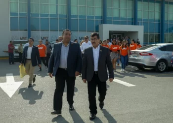 Presenta Dámaso Anaya proyectos académicos de la UAT en Nuevo Laredo