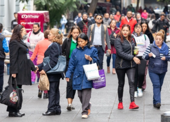 Mujeres en el Centro Histórico. Foto Pablo Ramos