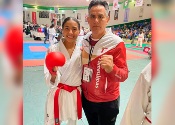 Gana estudiante de la UAT Nuevo Laredo Macroregional de Karate en SLP