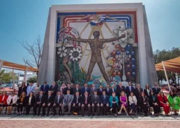 Entrega el rector Dámaso Anaya nombramientos a titulares de las secretarías de la UAT