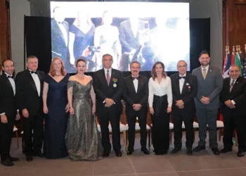 Nombran Dos Laredos Líder Binacional a Gobernador Américo