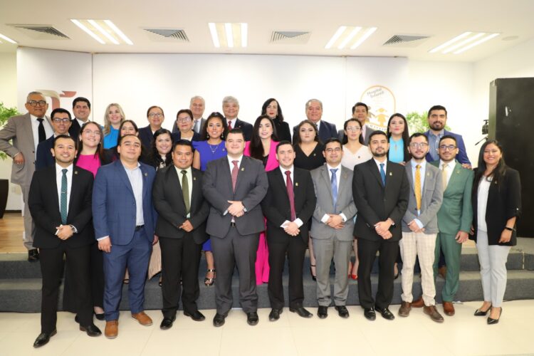 Egresan 22 médicos especialistas del Hospital Infantil de Tamaulipas