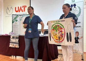 Brinda IMSS platicas a estudiantes del Centro Universitario Victoria
