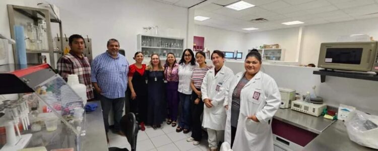 Estudiantes de Reynosa Rhode visitan instalaciones del Centro de Biotecnología Genómica