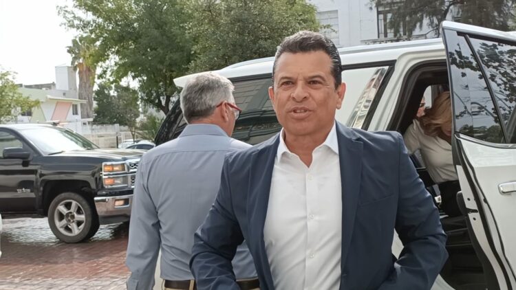 Gattás solicita nuevamente licencia