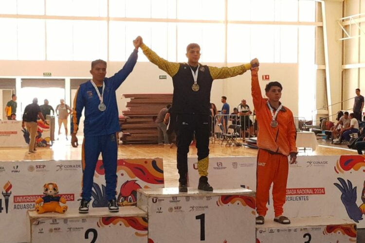 Cuelga bronce Grimany para la UAT en Luchas Universitarias