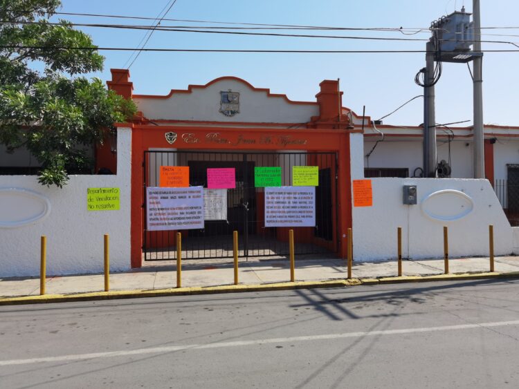 Padres de Familia denuncian desfalco de 400 mil pesos en la Juan B. Tijerina