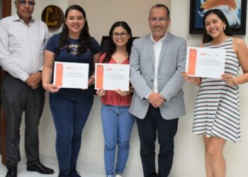 Estudiantes de la UAT destacan en concurso nacional del IMCP