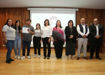 Obtiene la UAT primeros lugares en maratón de conocimientos ANFECA