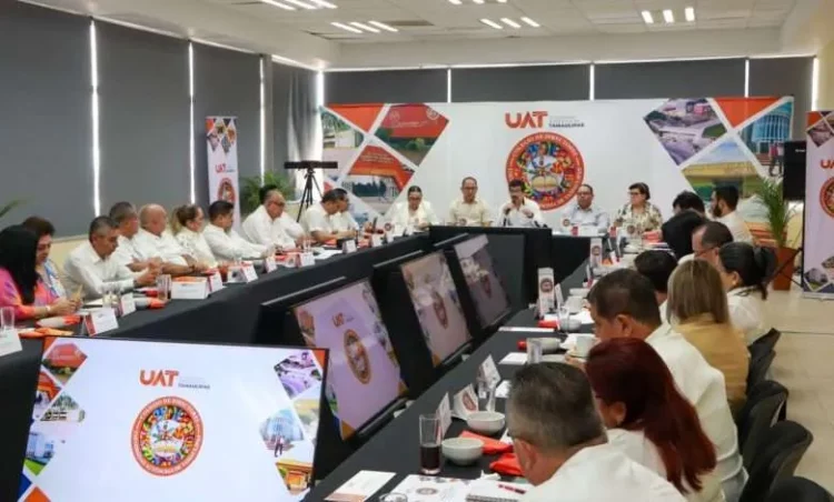 Rector de la UAT preside en la UAM Mante la reunión del Colegio de Directores