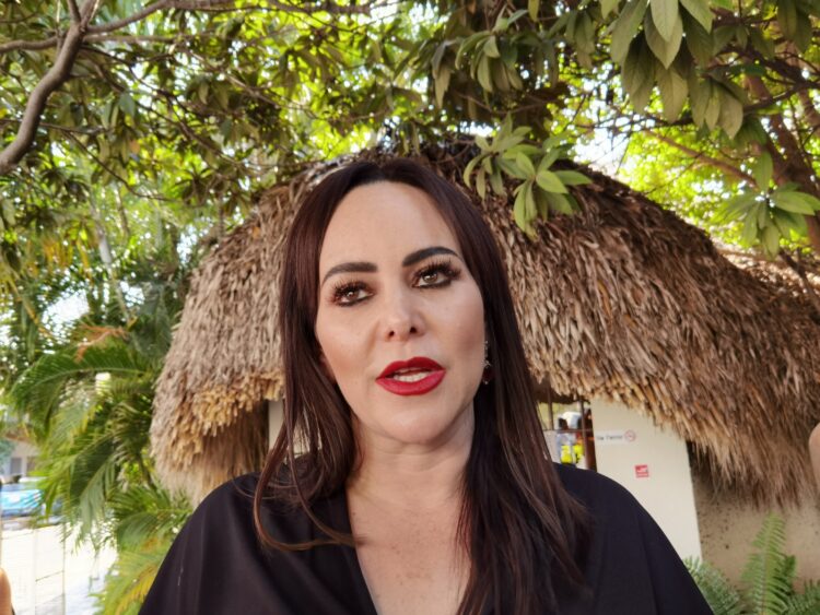 Aventaja Carmen Lilia en Nuevo Laredo. Foto de Alejandro Echartea