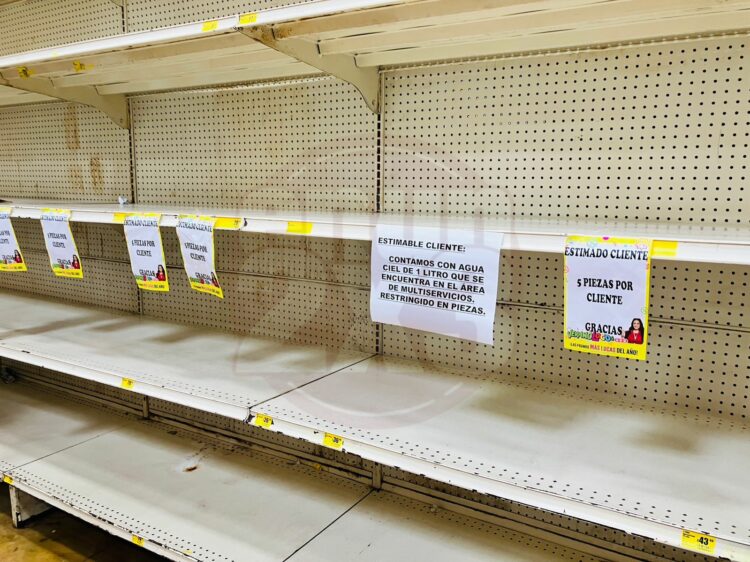 Desabasto de agua embotellada afecta al sur de Tamaulipas. Foto de Tania Villanueva para EnUn2x3