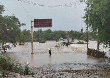Desalojan a 630 familias por desbordamiento de río Guayalejo en Llera; lluvias torrenciales continuarán