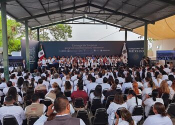 Entregan más de 209 MDP para ‘La Clínica es Nuestra’