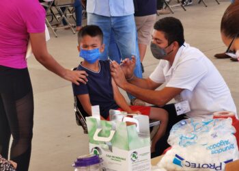 El 40 por ciento de las niñas y niños menores de 10 años carecen de su cuadro completo de vacunación (archivo).