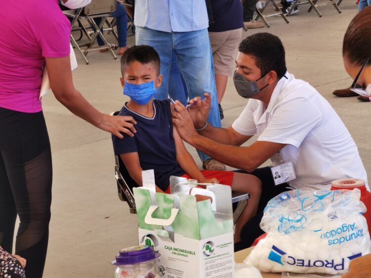 El 40 por ciento de las niñas y niños menores de 10 años carecen de su cuadro completo de vacunación (archivo).