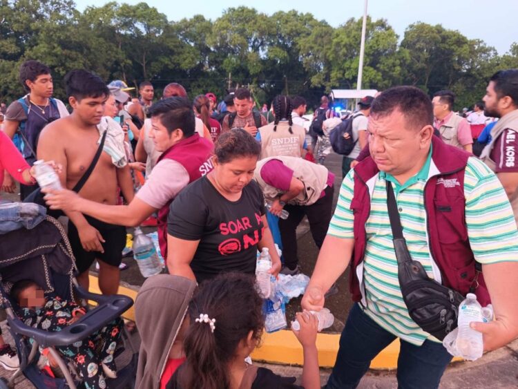Avanza caravana migrante, organizaciones exigen gestión acorde a DDHH. Foto de X @DIF_NMX