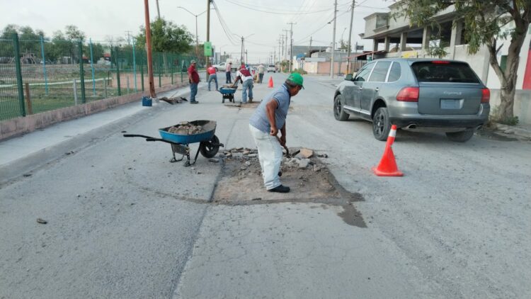 Gobierno de Reynosa repara vialidades con programa de bacheo
