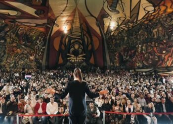 Participa Carlos Peña en encuentro de jóvenes con Claudia Sheinbaum
