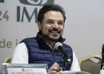 Zoé Robledo continuará al frente del IMSS, confirma Sheinbaum. Foto de X Zoé Robledo