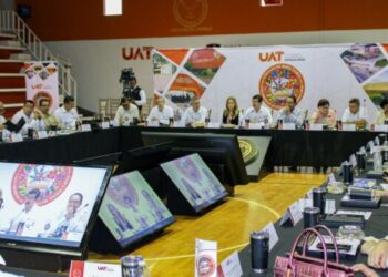 Destaca Dámaso Anaya apoyo de directivos de escuelas para la transformación de la UAT