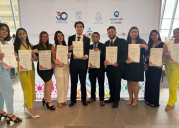 Reciben 17 médicos egresados de la UAT-Matamoros el Premio CENEVAL de Excelencia
