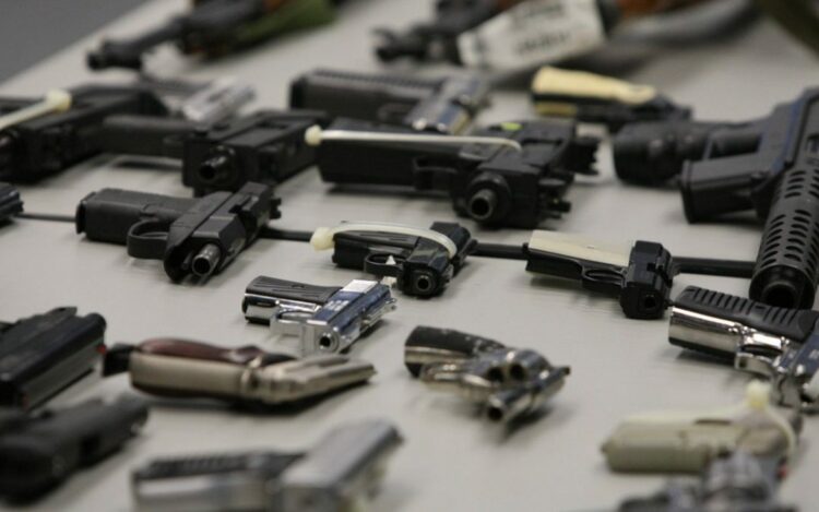 Aseguran vehículos, armamento y detienen a dos hombres en Reynosa