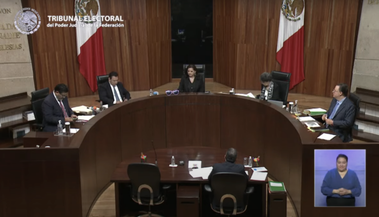 Comienza sesión del Tribunal para ratificar designación de pluris; se presentaron 8 mil 867 medios de impugnación. Foto tomada de video