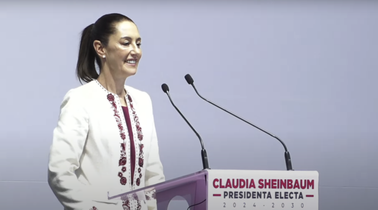 #EnVivo Claudia Sheinbaum celebra la "Victoria del pueblo de México" desde el Teatro Metropolitan. Foto tomada de video