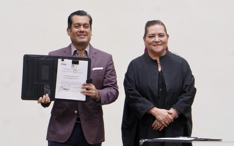 INE aprueba distribución en el Congreso; Morena y aliados tendrán mayoría en San Lázaro. Foto de X @Sergeluna_S
